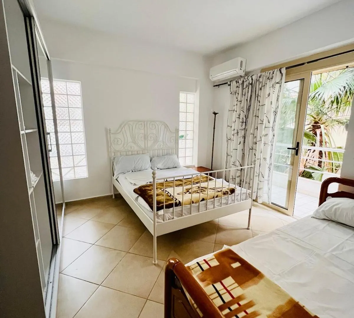 One Bedroom Apartment In Saranda Next To The Sea